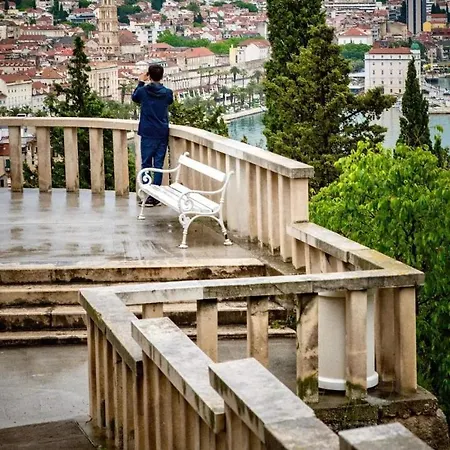 Matteo -free Parking سبليت